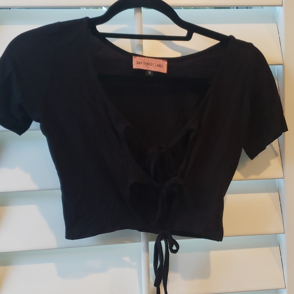 EASTNWEST LABEL crop top